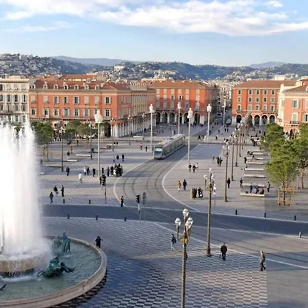 F2 Terrasse, Moderne, Hyper Centre, Clim, Ascenseur- Dubouchage شقة *